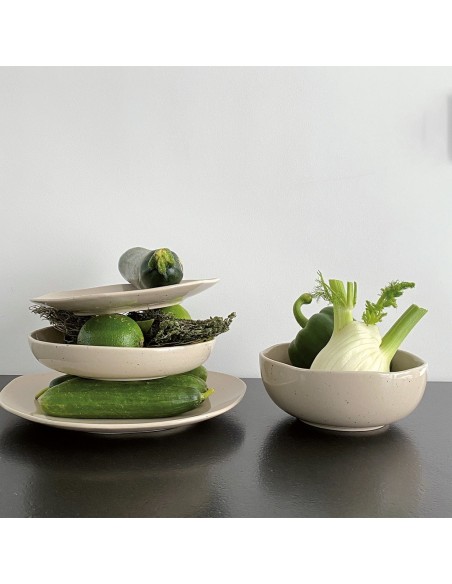 Assiette Tribu dessert grège moucheté