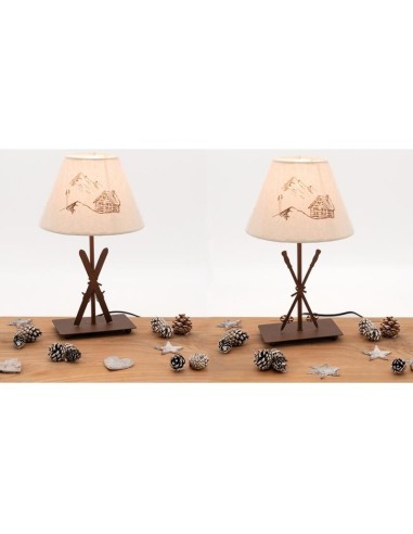 Lampes en métal avec pied décor skis, 2 motifs assortis.